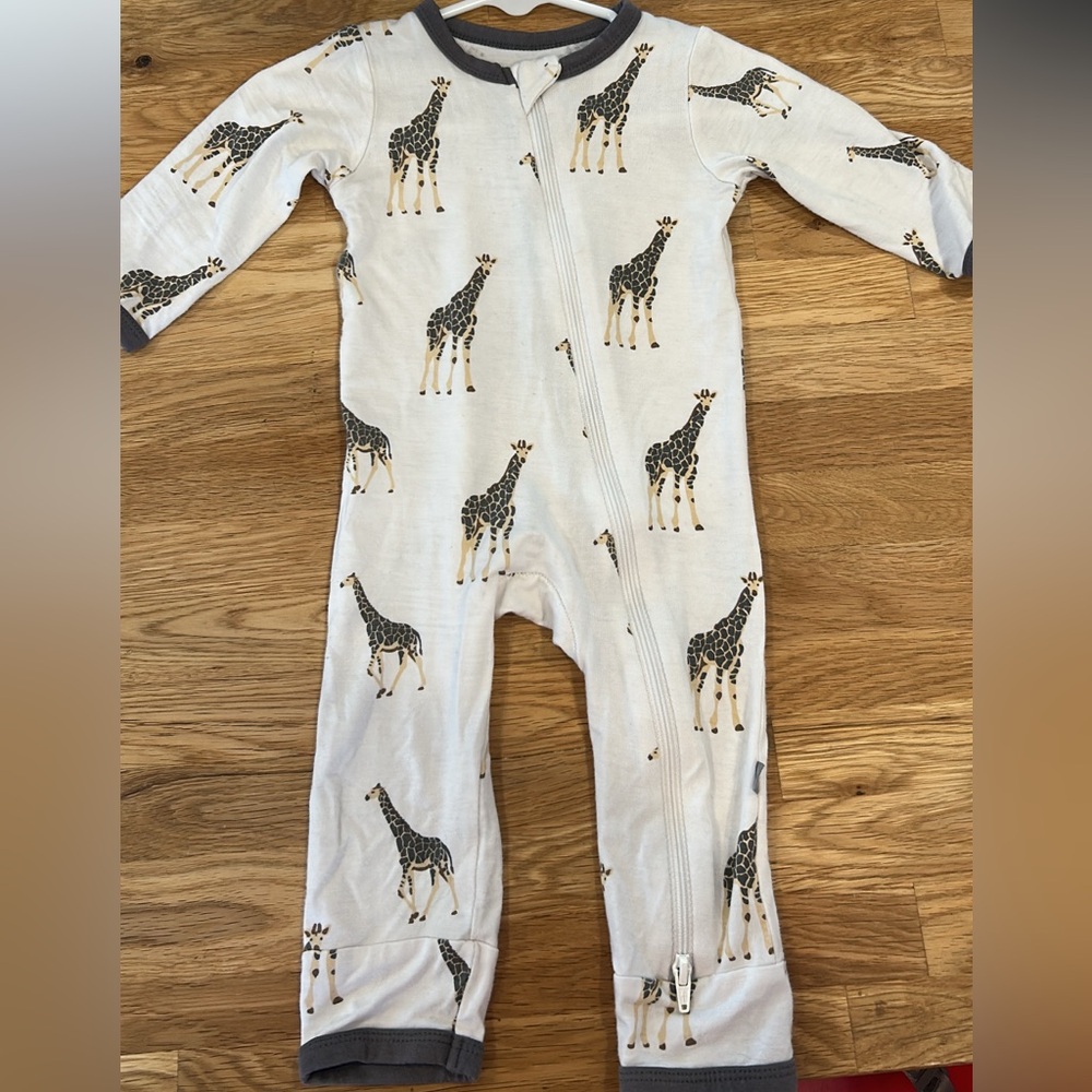 Kyte baby zip romper - Giraffe print